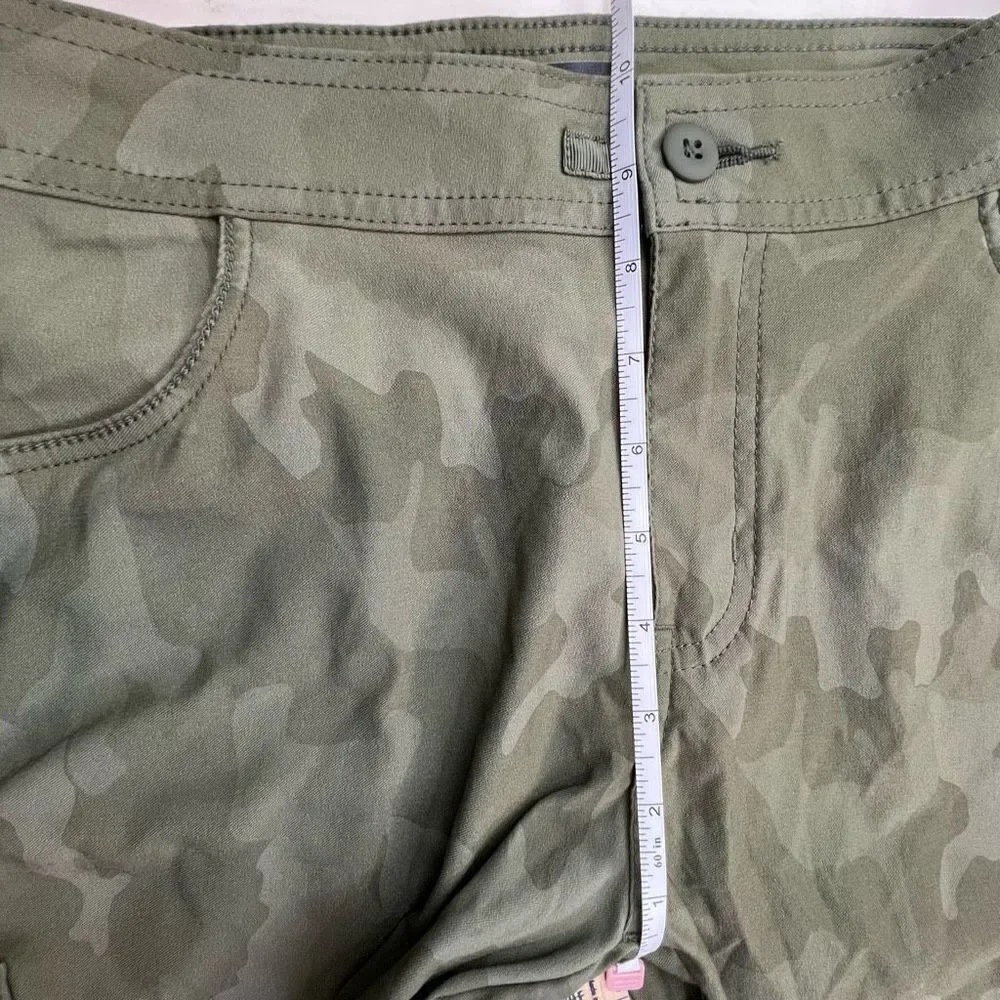 PrAna Women's Mid-Rise Flat Front Standard Fit Jogger Pants Camouflage Size 12